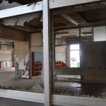 海岸から数百㍍も離れていない浪江町請戸地区の小学校。津波当時のまま。２０１６年5月２５日