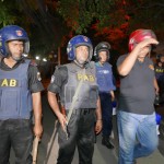 2016年7月1日。警察はレストランは午後9時頃から占領されたという。撮影:モニルール・アラム